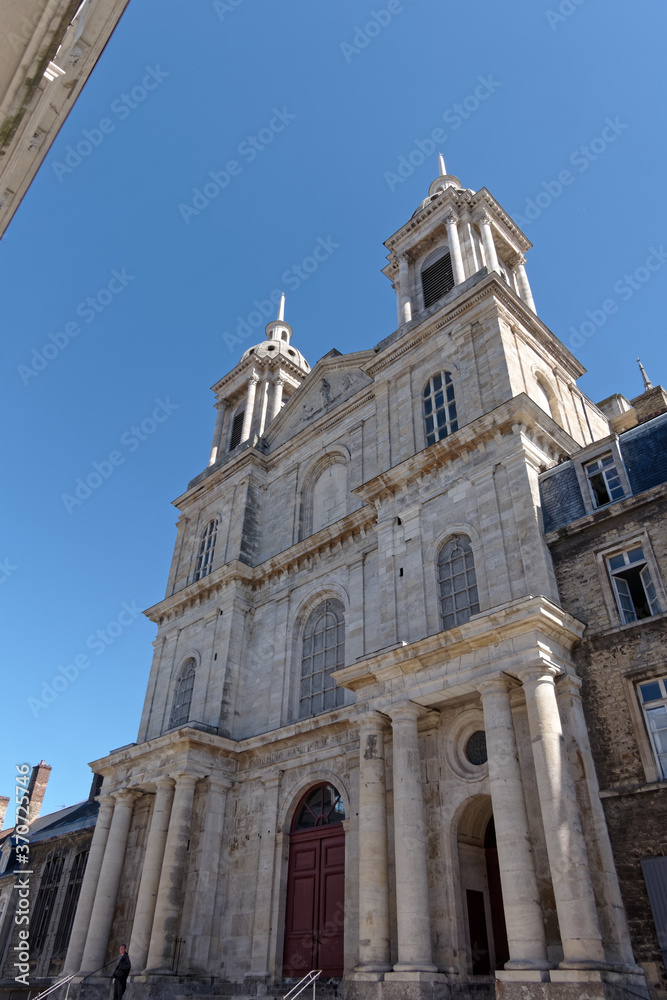 Porche de la basilique Notre-Dame de Boulogne sur mer - France