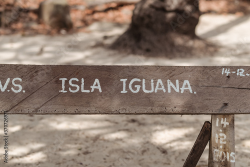 welcome sign in Isla Iguana