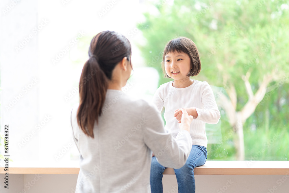 アジア人　親子　母と娘　ポートレート