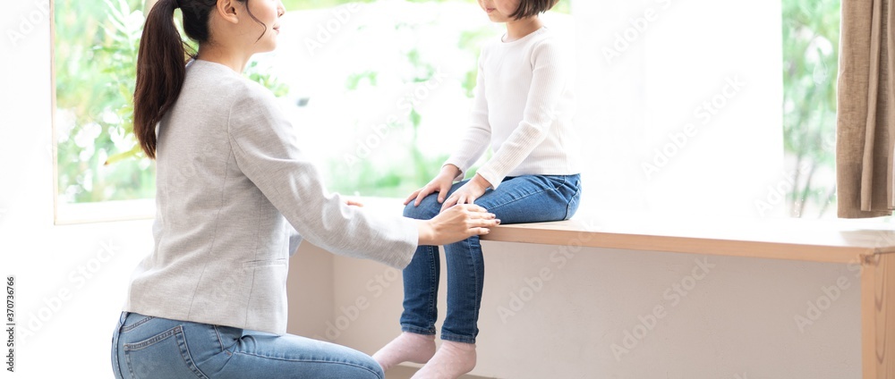 Fototapeta premium アジア人 親子 母と娘 ポートレート