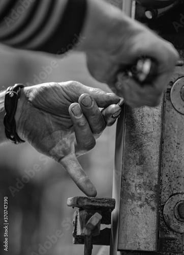 Mains d'artisan