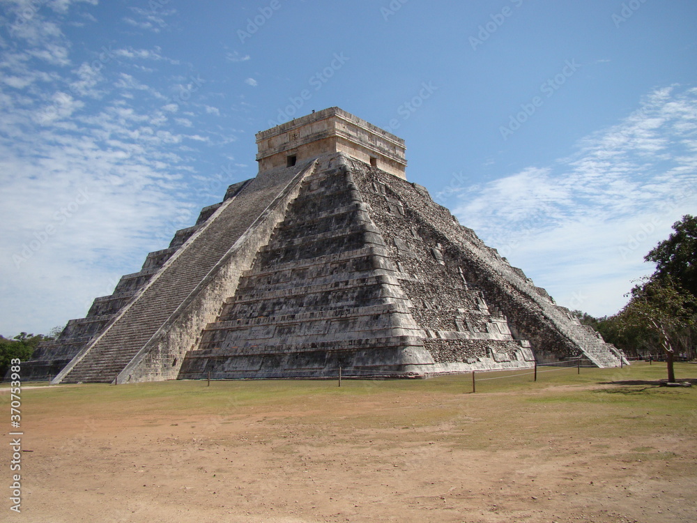 MEXICO, CHICHEN ITZA, PANORAMA WITH PYRAMID.