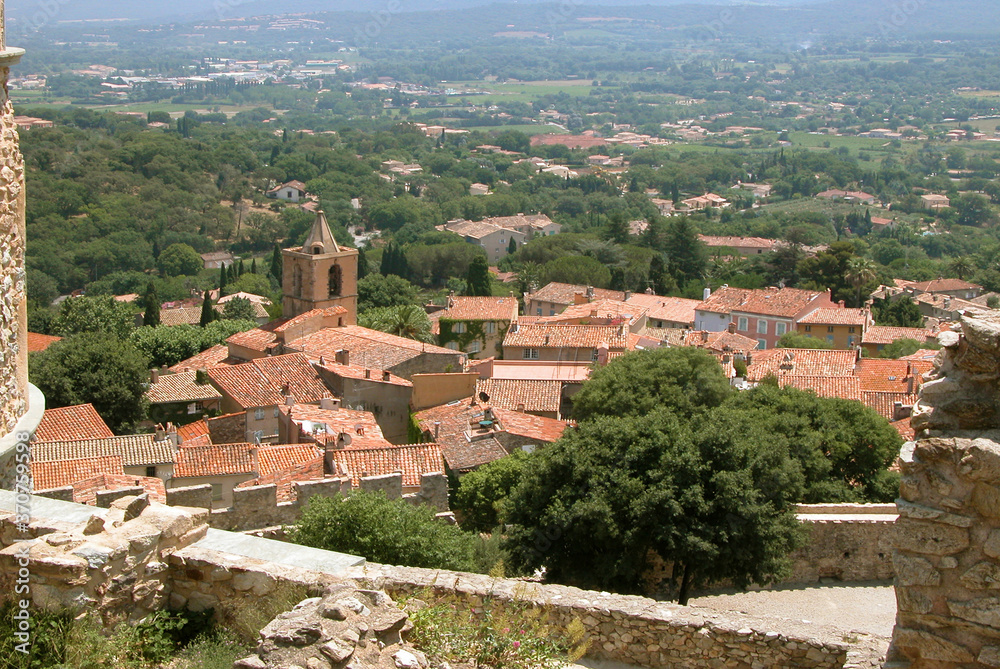 Blick auf Grimaud, Côte d'Azur