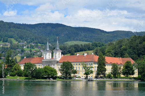 Fototapeta Naklejka Na Ścianę i Meble -  Ehem.Kloster mit Kirche St.Quirinus,Tegernsee