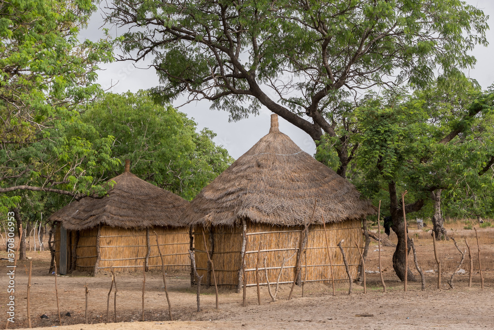 Cabañas en la isla de Sipo, Senegal Cabañas en la isla de Sipo, Senegal