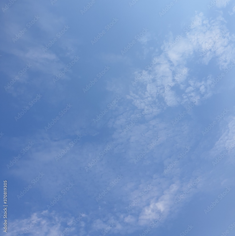 Fototapeta premium Whispy Clouds