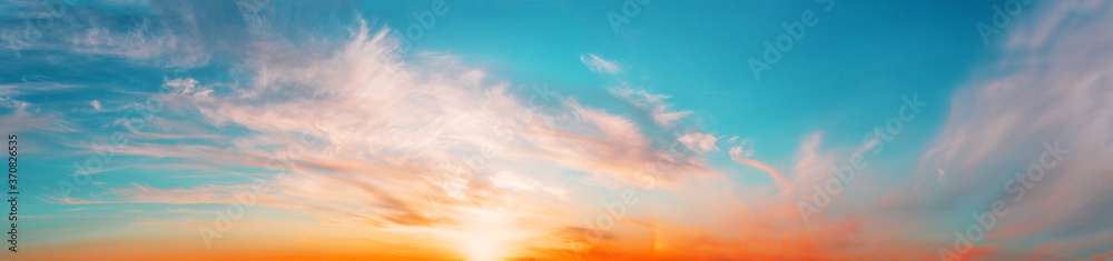 Obraz premium Panorama of morning dramatic sky