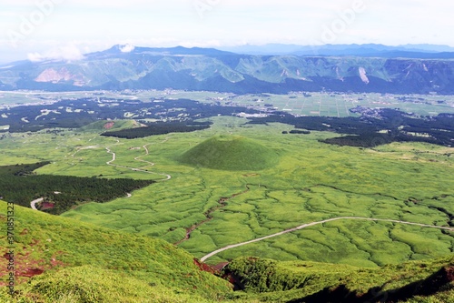 杵島岳から見る米塚