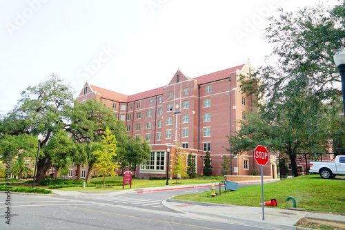 Fototapeta Naklejka Na Ścianę i Meble -  Florida State University Campus building 