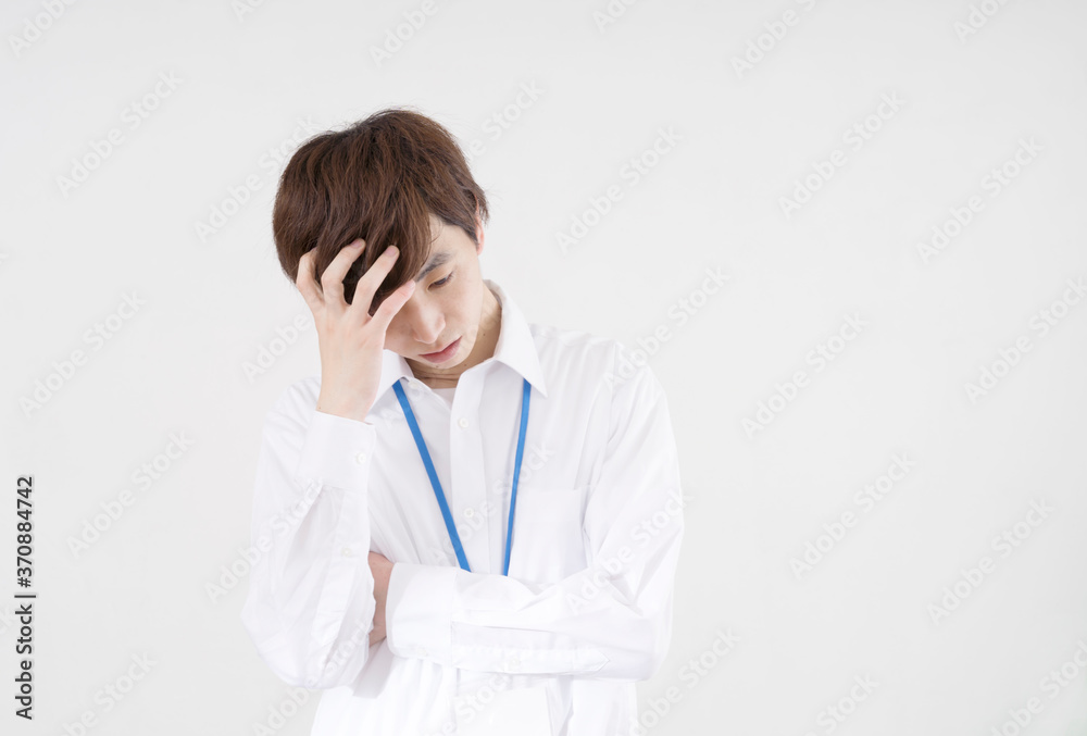 悩む男性 悩む男性