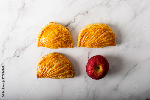 Obraz na plátně Fresh baked Apple pie pastry, French Apple turnover , Chaussons aux pommes