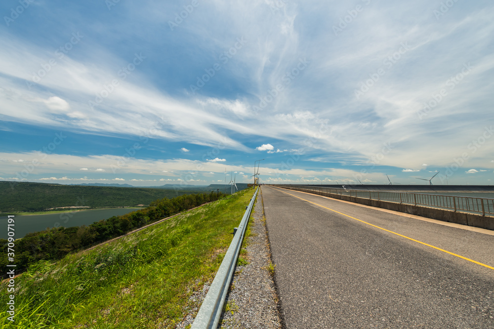 Fototapeta premium On the reservoir to produce electricity.3