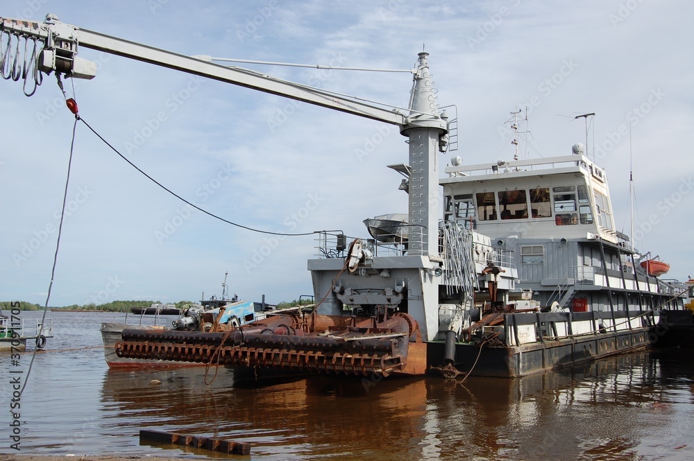 Fototapeta premium ship in the harbor