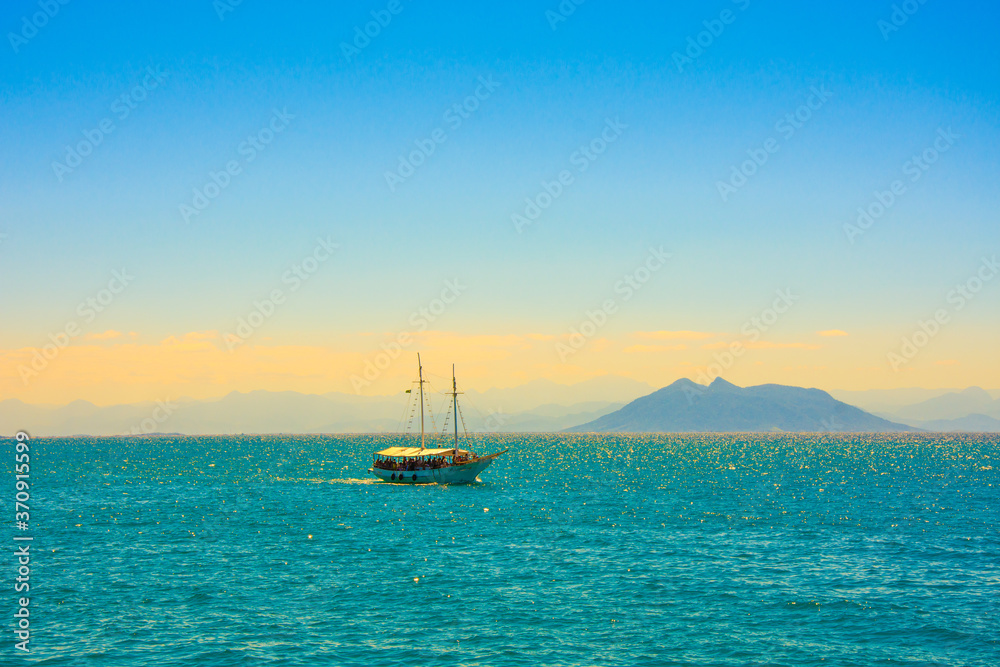 Obraz premium boat in the sea