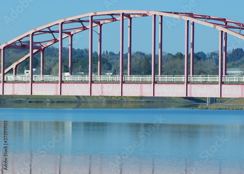 色あせた古い橋