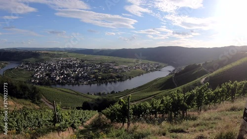 Autofahrt auf der Panoramastrasse durchs Weinbaugebiet Piesporter Goldtröpfchen photo