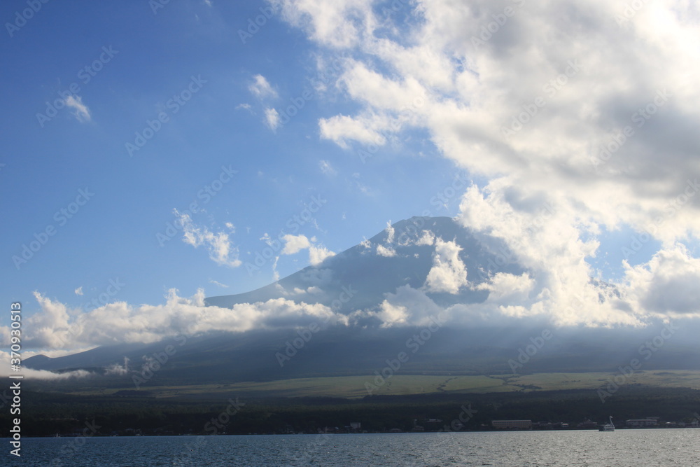 Mt.Fuji from Lake Yamanaka in Yamanashi, JAPAN
山中湖からの富士山、山梨県、日本 Mt.Fuji from Lake Yamanaka in Yamanashi, JAPAN
山中湖からの富士山、山梨県、日本