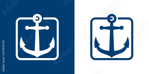 Logotipo estilo nautical. Icono plano ancla en cuadrado lineal como cuerda en fondo azul marino y blanco