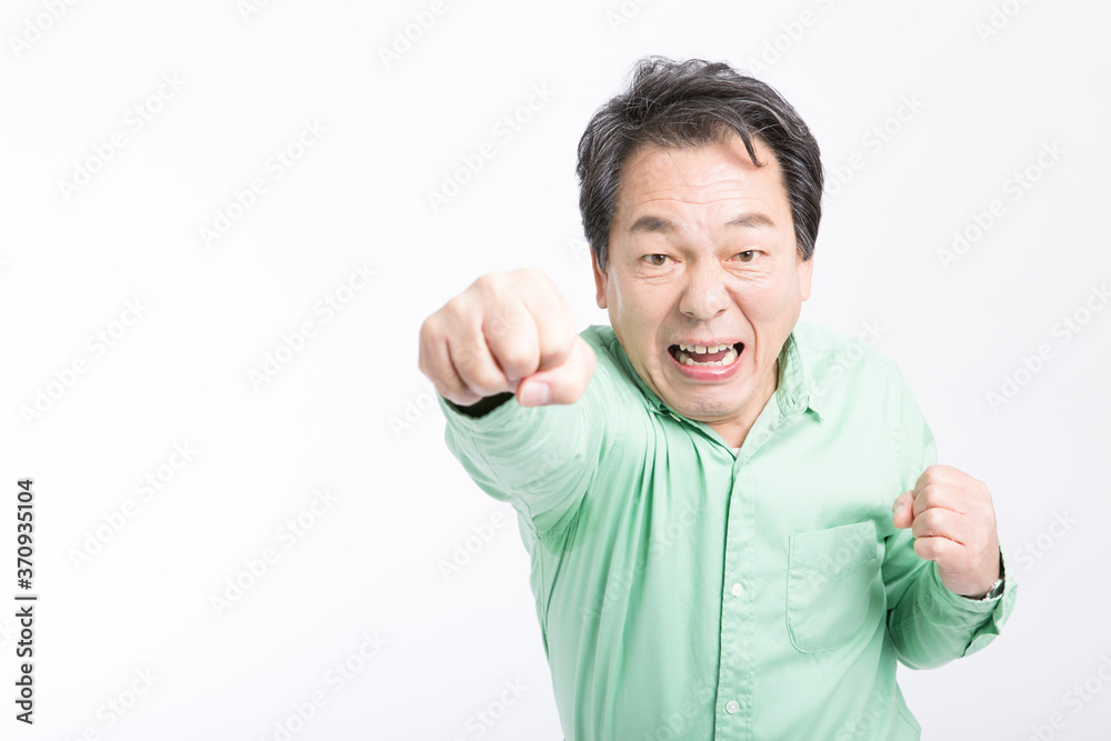 怒る男性 怒る男性