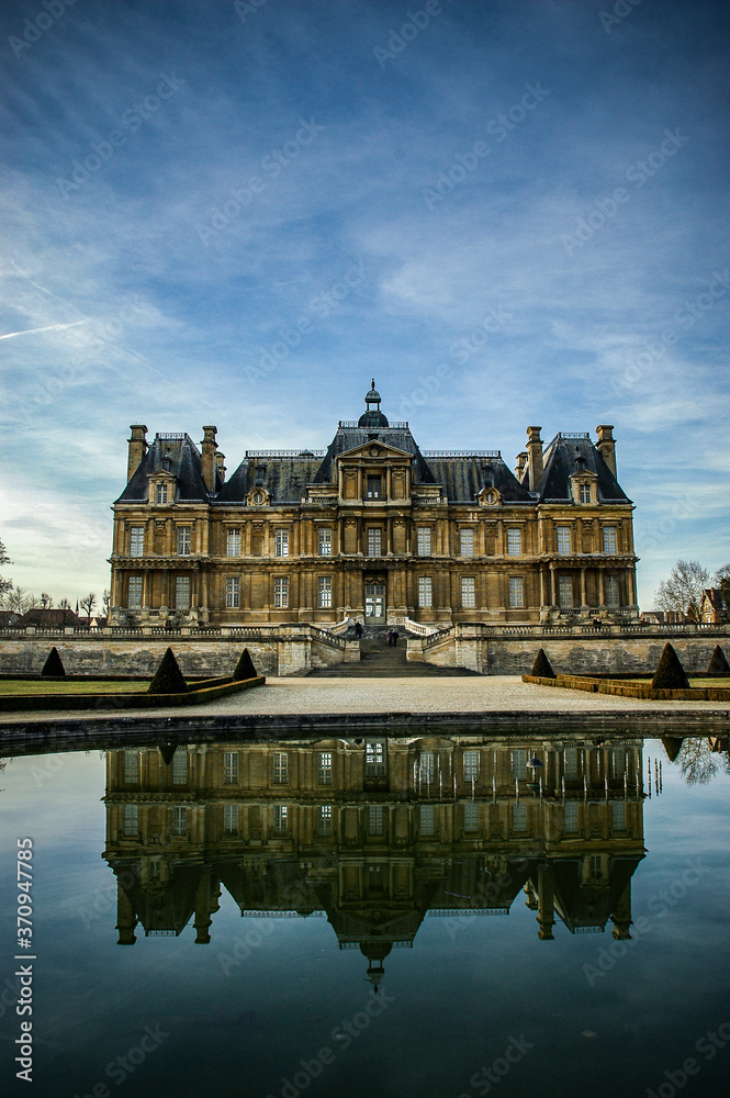 Obraz premium Le château et son reflet