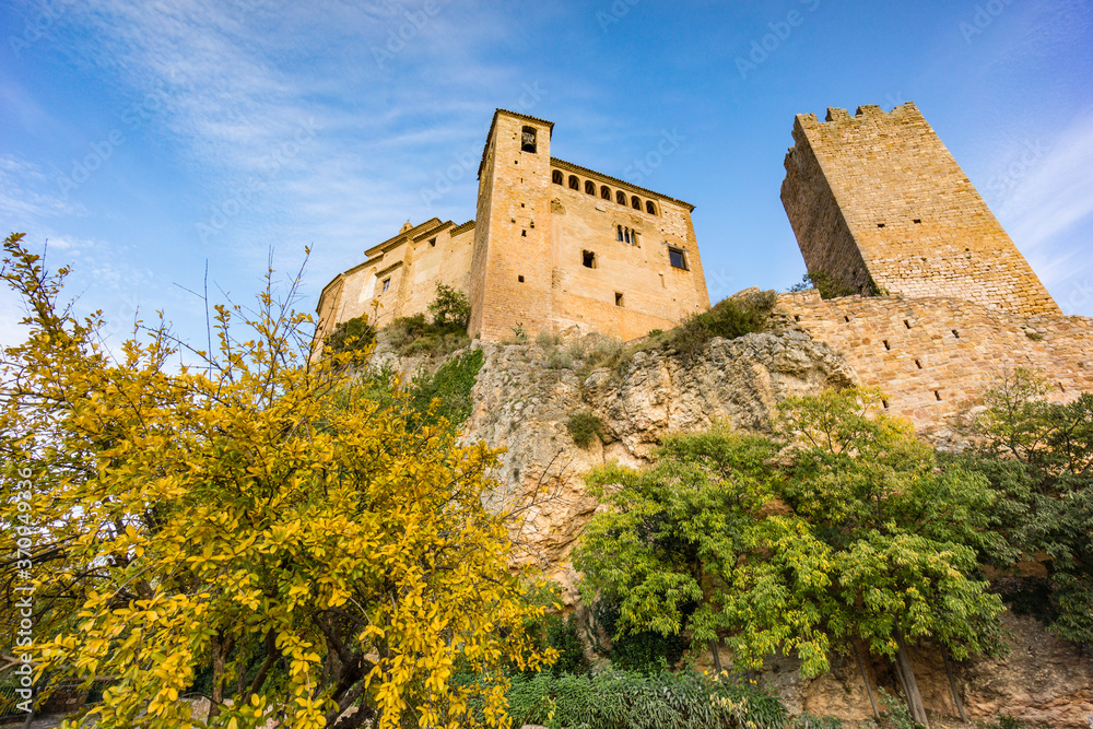 Fototapeta premium colegiata-castillo Santa María la Mayor ,construida en el siglo ix por Jalaf ibn Rasid, Alquézar, Somontano Provincia de Huesca, Comunidad Autónoma de Aragón, Spain, Europe