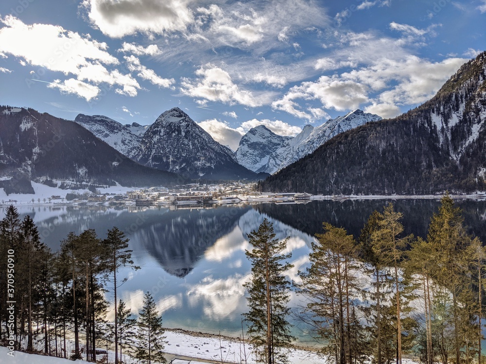 Achensee mit Blick auf Pertisau, Tirol