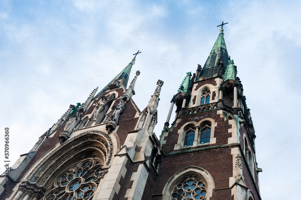 Obraz premium Elements of Gothic cathedral architecture