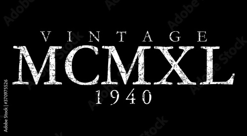 Vintage MCMXL 1940 Roman (Distressed White)