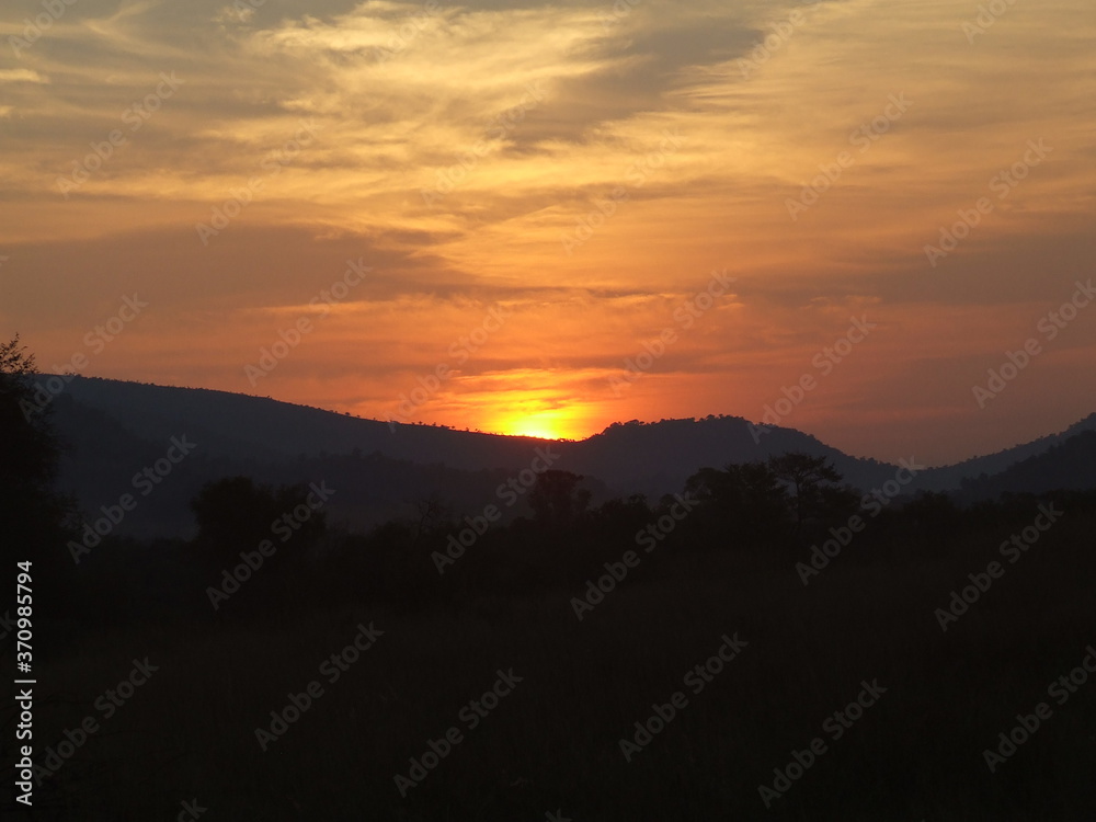 Obraz premium sunset in the mountains