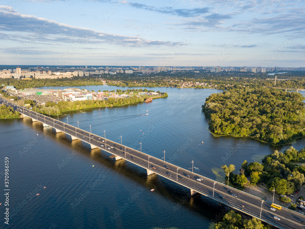 Obraz premium Aerial drone view of the North Bridge over the Dnieper in Kiev.