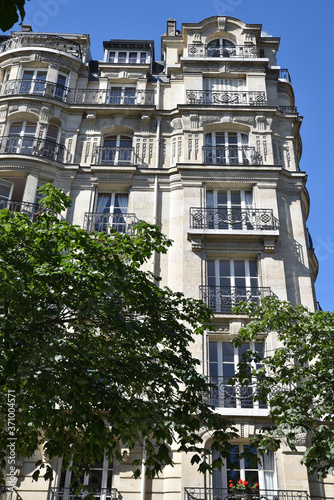 Photography Immeuble haussmannien à Paris, France