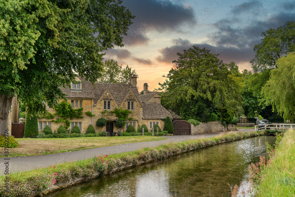 Obraz premium The Cotswolds village of Lower Slaughter