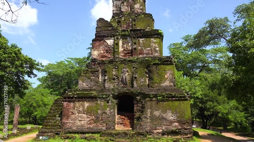 Starting from Mahanagakula on the south of the Walawe river, Vijayabahu dispatched three armies to attack Polonnaruwa from three fronts photo