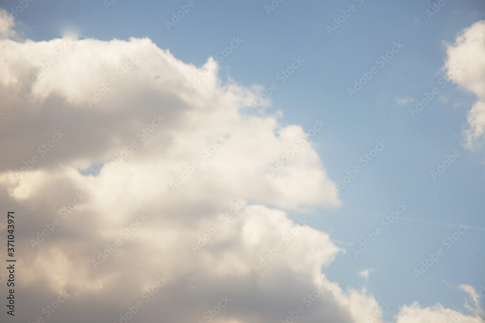 Ciel bleu nuageux Ciel bleu nuageux