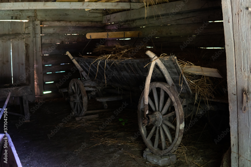 Fototapeta premium old wooden cart