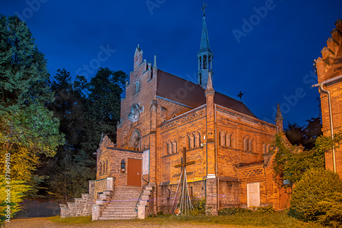 Zabytkowy kosciół w Żelowicach photo