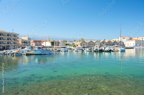 Chania Hafen auf Kreta © barabasone