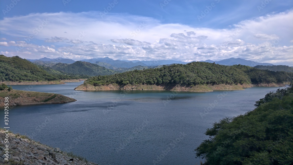 Fototapeta premium lake and mountains