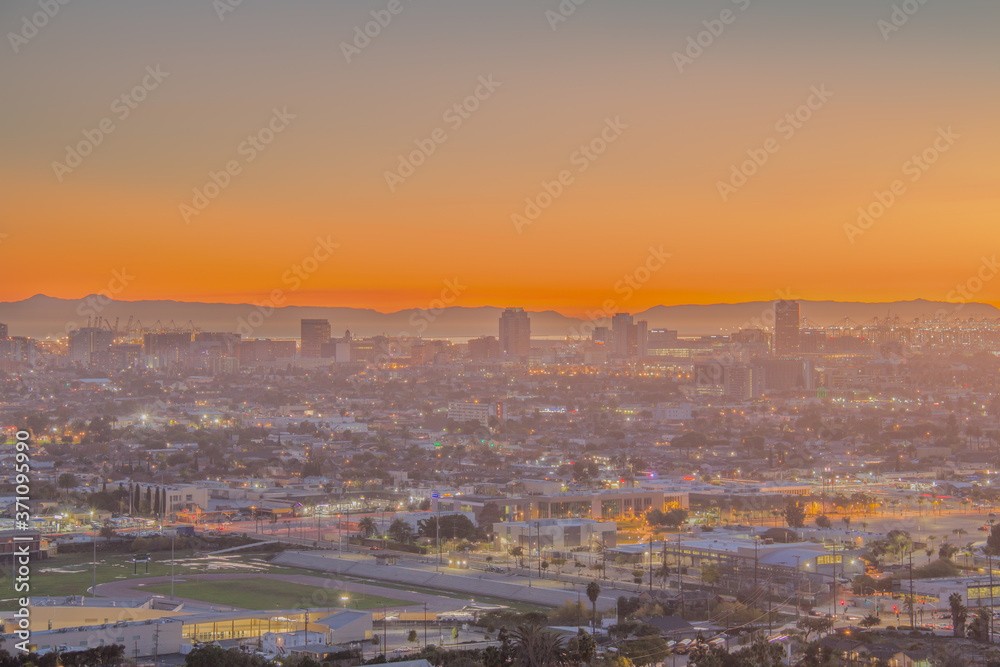 Obraz premium Greater Los Angeles in the Evening