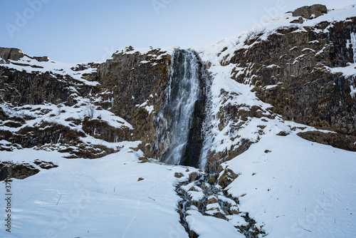 Wasserfall Seljalandsfoss in iceland during winter time 