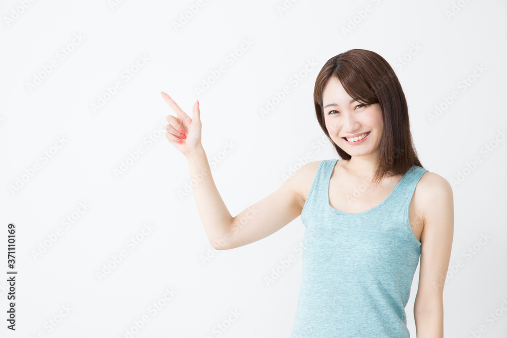 指差しをする女性 指差しをする女性