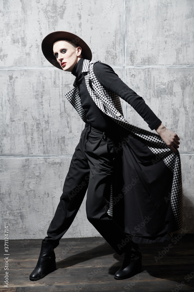 Naklejka premium avant garde performance