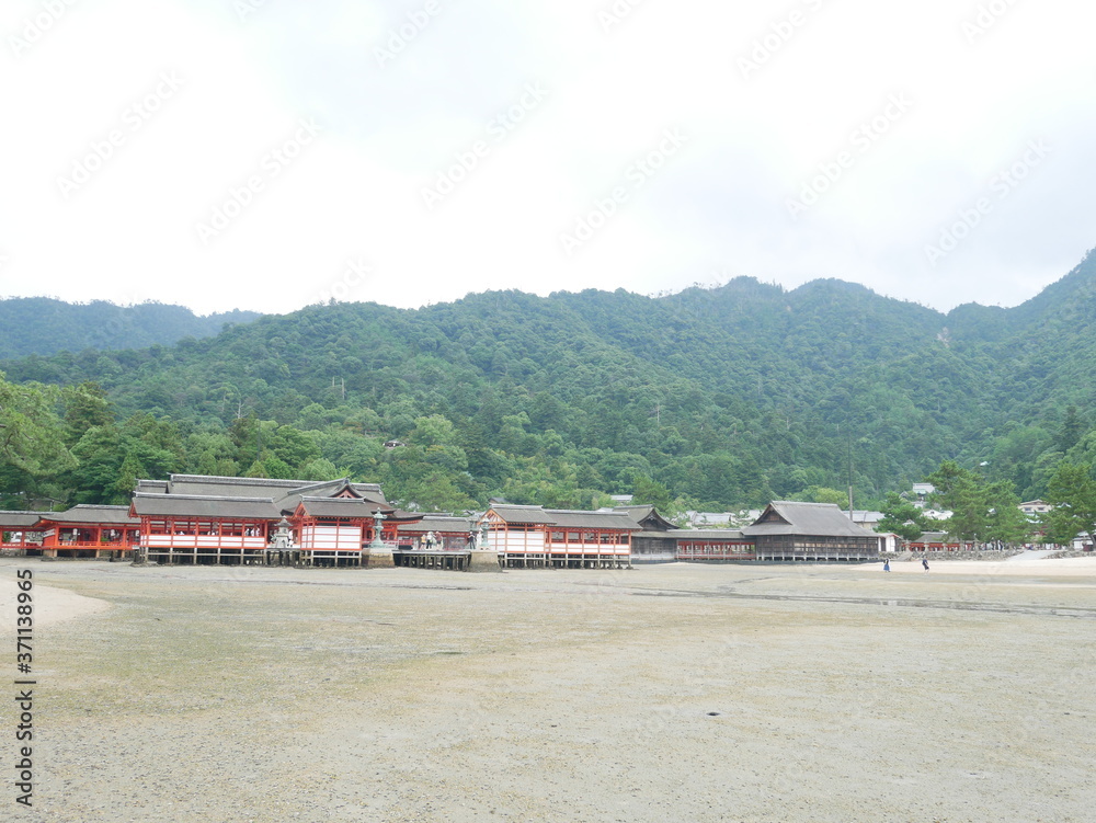 Obraz premium 厳島神社遠景(広島)