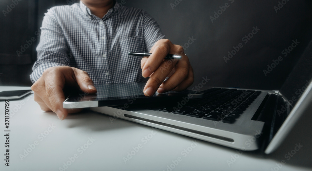 Searching Browsing Internet Data Information with blank search bar.businessman working with smart phone, tablet and laptop computer on desk in office. Networking Concept Searching Browsing Internet Data Information with blank search bar.businessman working with smart phone, tablet and laptop computer on desk in office. Networking Concept