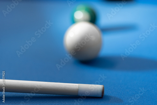 Billard Queue und Spielball