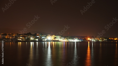 Night view of the city of Izmir. © Speak Easy Project
