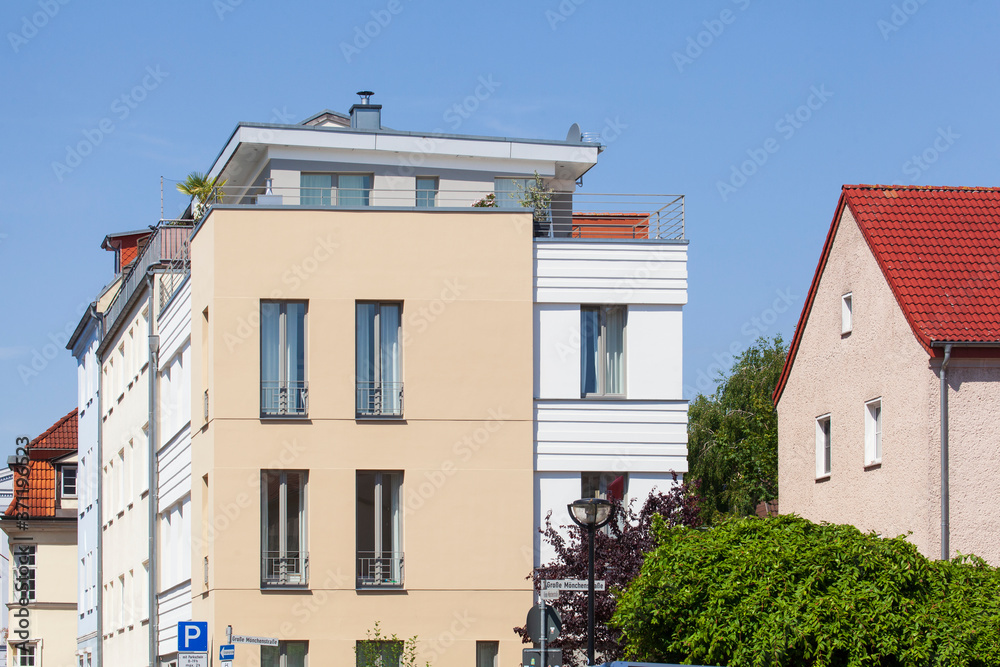 Moderne Mehrfamilienhäuser, Rostock, Mecklenburg-Vorpommern, Deutschland, Europa