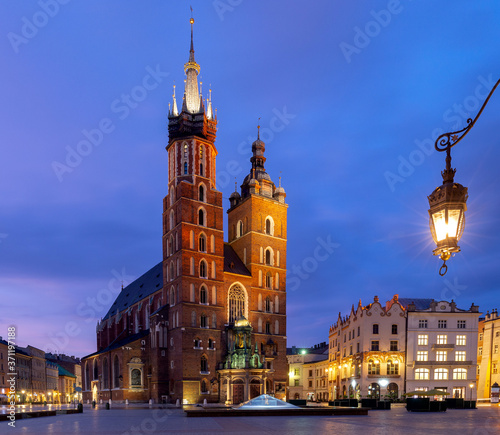 Krakow. St. Mary s Church and market square at dawn.