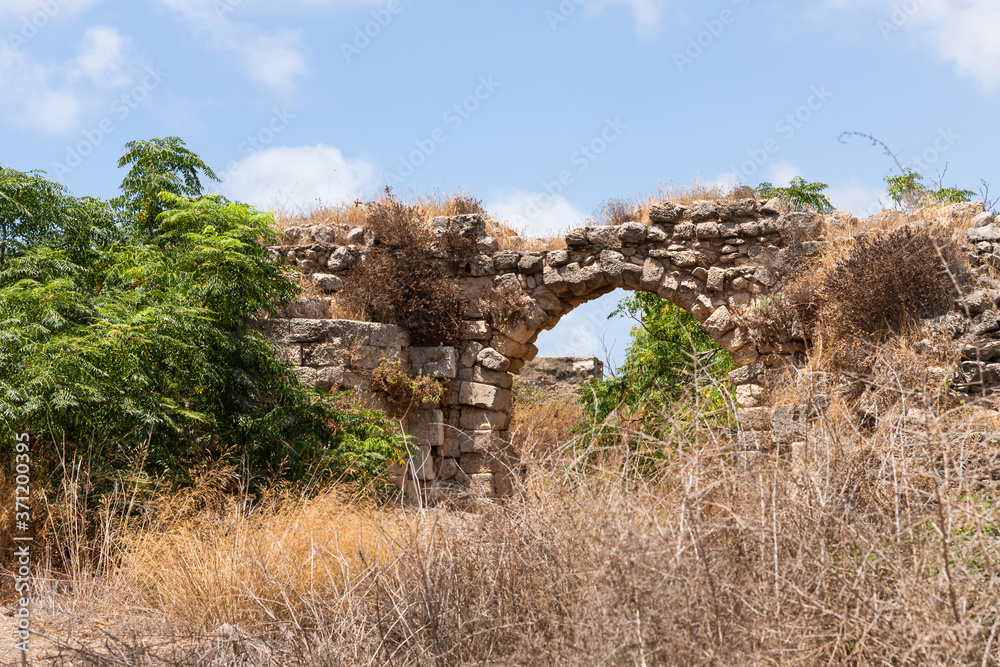 Obraz premium Remains of old ruins of Kafarlet fortress. It was the property of Lords of Caesarea, then became the property of the Hospitallers. Captured by Baybars in 1291. Near the Atlit city in northern Israel
