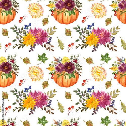 Beautiful fall pumpkins seamless pattern. Watercolor orange pumpkin and autum...